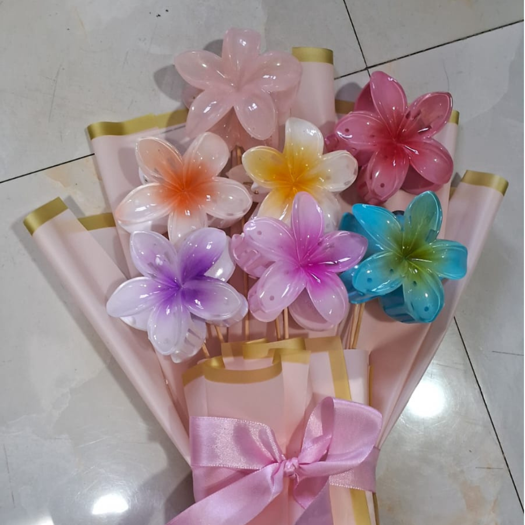 Claw Clip Bouquet